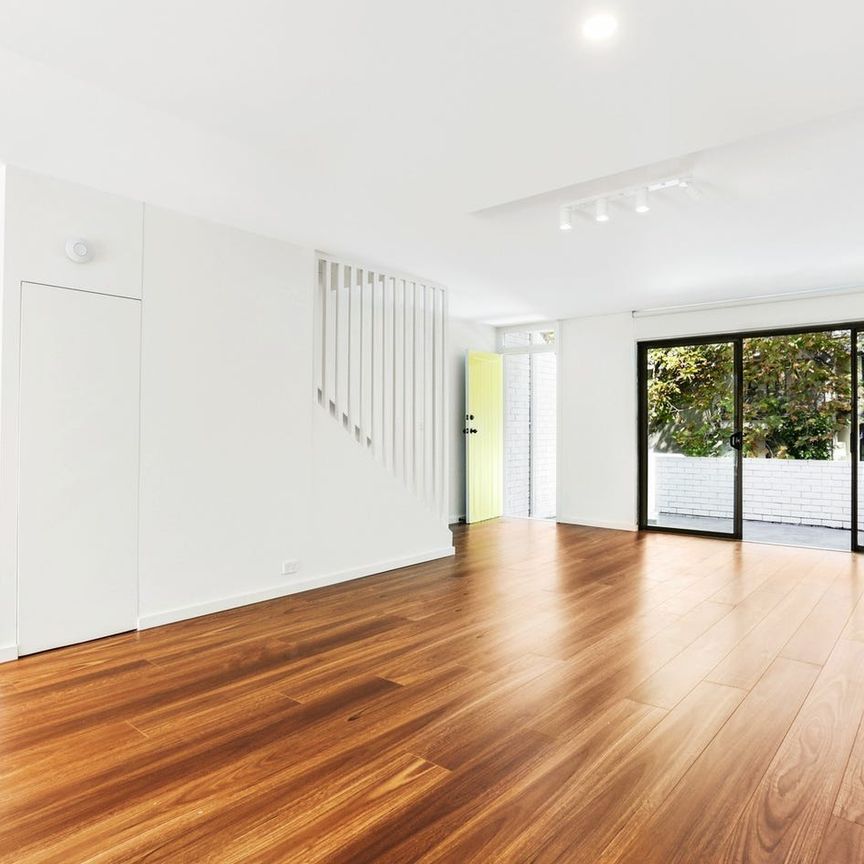 Chic terrace in sought-after pocket - Photo 1