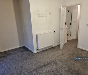2 bedroom semi-detached house to rent - Photo 4