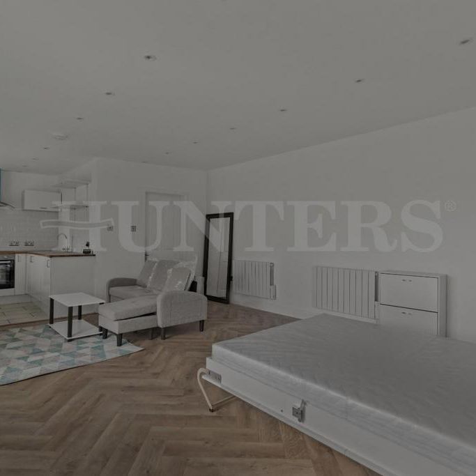 Studio to rent - Photo 1