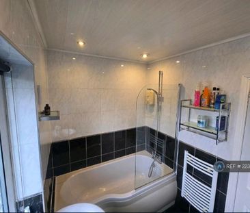 1 bedroom in a house share to rent - Photo 5