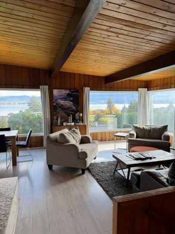 Character Home – Casa Loma – SEASONAL - Photo 5