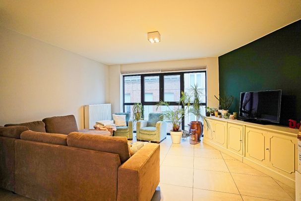 Duplex-appartement met 3 slaapkamers te huur in het centrum van Dendermonde - Photo 1