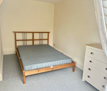 2 Bed Flat, Muller Road, BS7 - Photo 1
