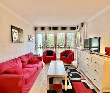 Alquiler de piso en Calle Hermanos Álvarez Quintero - Photo 4