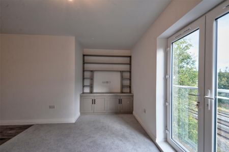 2 bedroom flat to rent - Photo 4