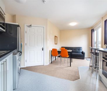 3 bedroom apartment to rent - Photo 5