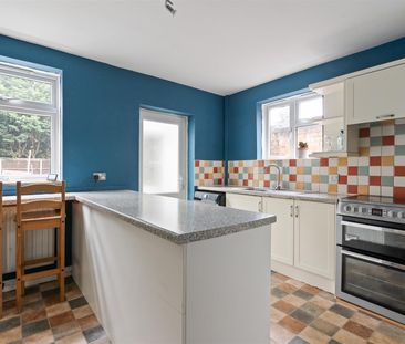 3 bed semi-detached house to rent in Hobs Moat Road, Solihull, B92 - Photo 3