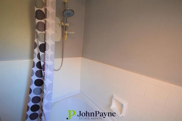 2 bedroom maisonette to rent - Photo 1