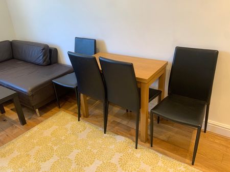 4 Bed Flat, Percy Road, E11 - Photo 2