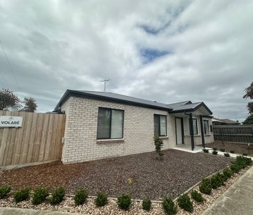 MODERN NEW TWO BEDROOM UNIT WITH TWO BATHROOMS - Photo 4