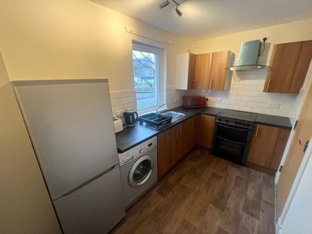 2 bedroom flat to rent - Photo 4