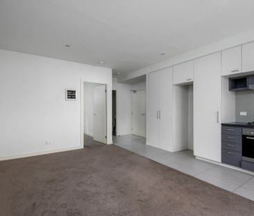 LOW MAINTENANCE UNIT IN A PERFECT LOCATION - Photo 1