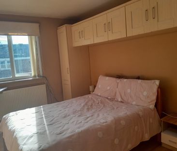 Room in a Shared House, Dinnington Drive, M8 - Photo 4