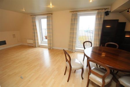 2 bedroom apartment to rent - Photo 4