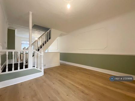 3 bedroom terraced house to rent - Photo 4