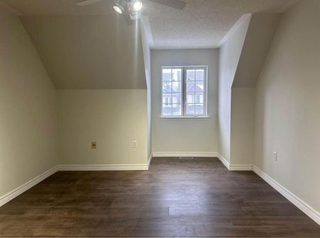 For Lease - 75 Strathaven Drive Unit# 14, Mississauga, Ontario - Photo 3