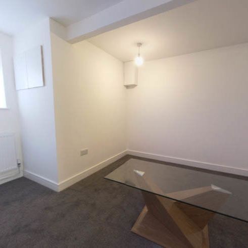 12 Wrangthorn Terrace, Leeds, LS6 1HH - Photo 1