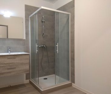 Location Appartement 3 pièces 66m² LEZIGNAN CORBIERES 11200 - Photo 3