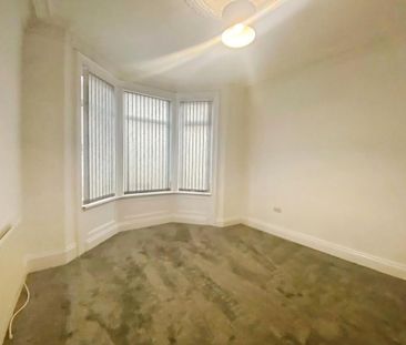 2 bedroom ground floor flat to rent - Photo 2