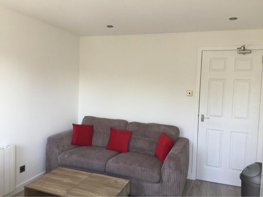 3 Bed Flat, Froghall Road, AB24 - Photo 1