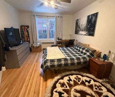 4889 Av. Montclair Montréal (Côte-des-Neiges, QC H4V - Photo 3