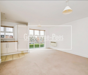 High Street, Addlestone - Photo 1