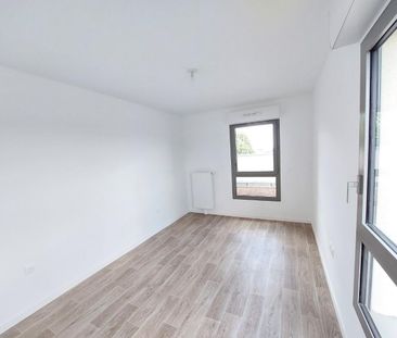location Appartement T4 DE 84.4m² À POITIERS - Photo 2