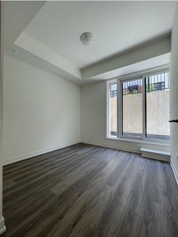 For Lease - 12 David Eyer Drive Unit# 1125, Richmond Hill, Ontario - Photo 2