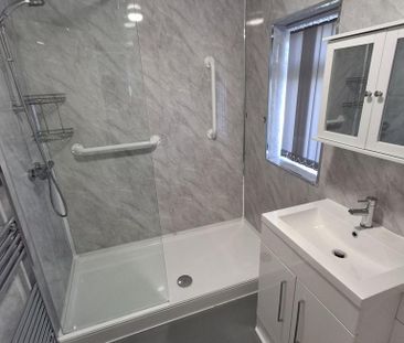 3 bedroom end of terrace house to rent - Photo 1