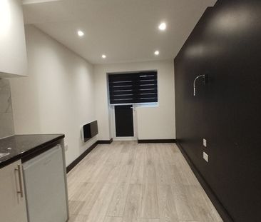 Studio Flat, Whittlesea Road, HA3 - Photo 3