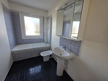 Location Appartement 4 pièces 90m² BOULOGNE SUR MER 62200 - Photo 5