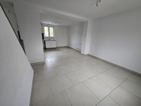 Location Appartement 65m² ST SAULVE 59880 - Photo 1