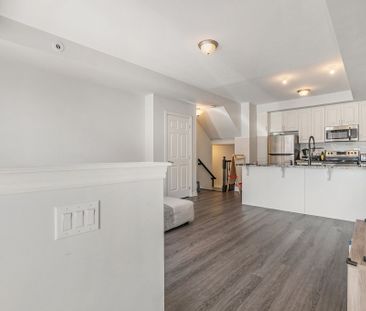 For Lease - 577 Takamose Private, Manor Park - Cardinal Glen and Ar... - Photo 3