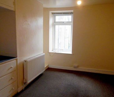 4 bedroom terraced house to rent - Photo 5