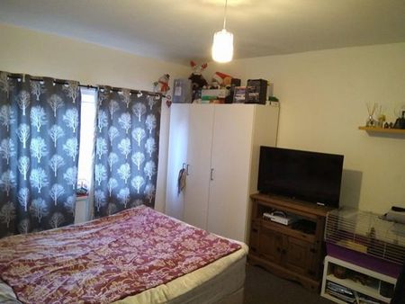 4 bedroom house to rent - Photo 2