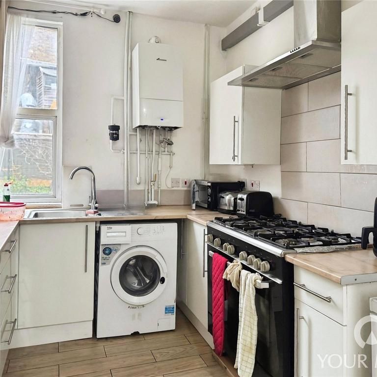 1 bedroom property to rent - Photo 1