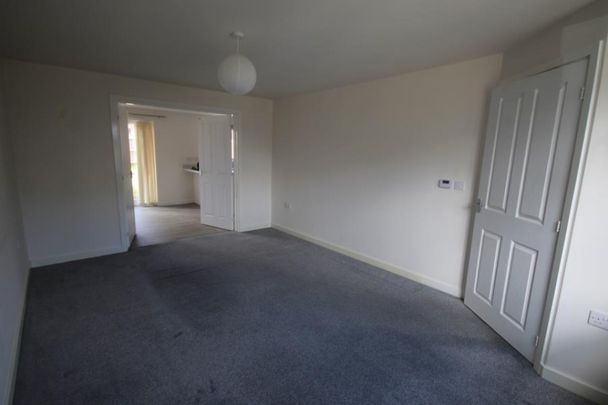 Sandhole Crescent, TF3 5JD - £1,300 pcm - Photo 1