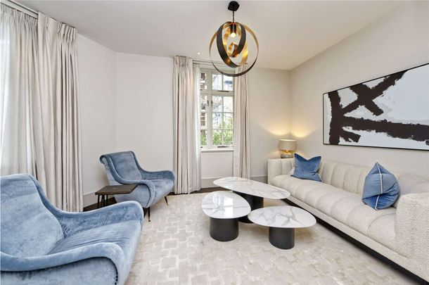 A beautifully presented two bedroom property in Eresby House with access to communal gardens. - Photo 1