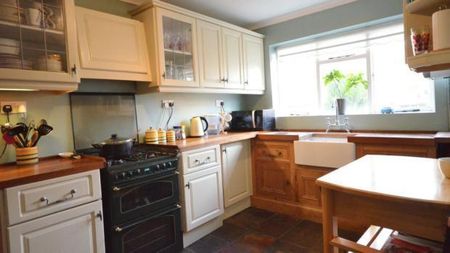 2 Bed Terraced House, Newport Road, RG1 - Photo 5