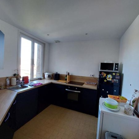 Location Appartement 3 pièces 73m² EU 76260 - Photo 3