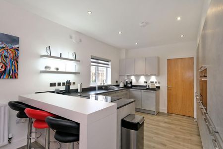 5 bedroom detached house to rent - Photo 5