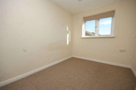 Rodwell Close, Ruislip, HA4 - Photo 2