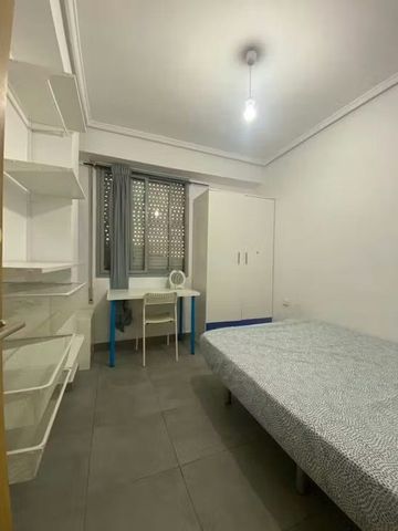 Carrer del Doctor Vicente Pallarés, Valencia, Valencian Community 46021 - Photo 3