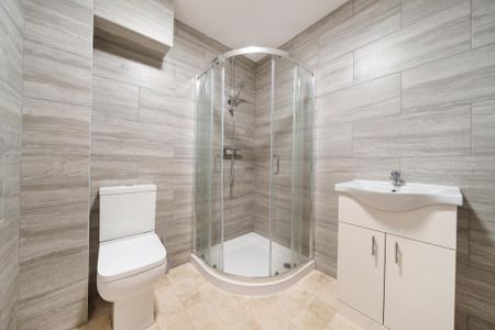 1 bedroom in a house share to rent - Photo 3