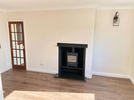 2 bedroom end of terrace house to rent - Photo 5