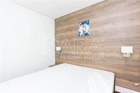 Pronájem moderního bytu 1+kk s předzahrádkou, Praha 15 Hostivař - Photo 2
