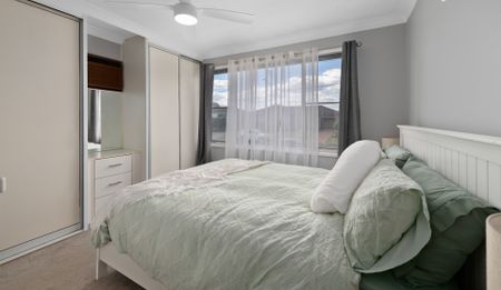 7 Lee-Ann Crescent, Cessnock NSW 2325 - House For Rent | Domain - Photo 3