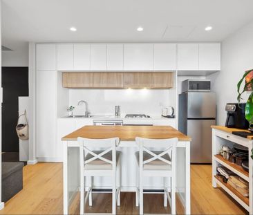 One-Bedroom Apartment in Sutherland - Photo 3