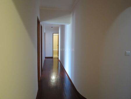 Apartamento T3 para Arrendamento com Arrecadação - Photo 2