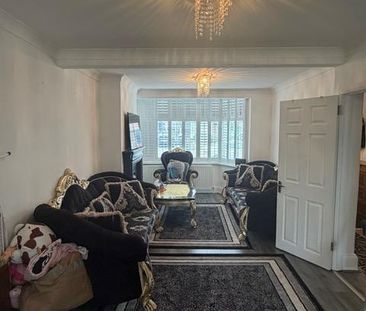 3 bedroom end of terrace house to rent - Photo 1